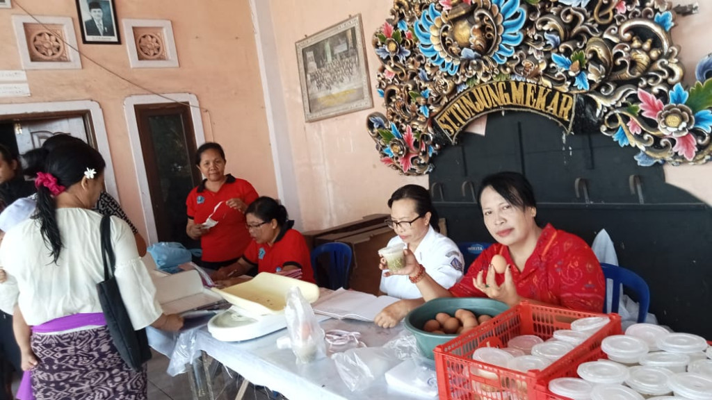 PELAKSANAAN POSYANDU BALITA DI BANJAR SEDAHAN MUNGGU